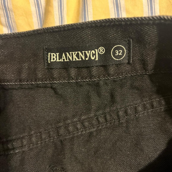 Blank NYC 32 Black Distressed Shorts Button Fly NWOT - Picture 3 of 3